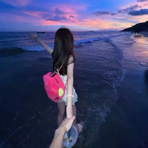 Miriam镜箱内部视频
